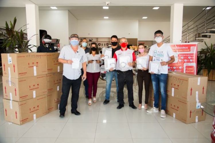 Secretaria Municipal de Sa&uacute;de de C&aacute;ceres recebe doa&ccedil;&atilde;o de mil m&aacute;scaras para combate ao COVID-19
